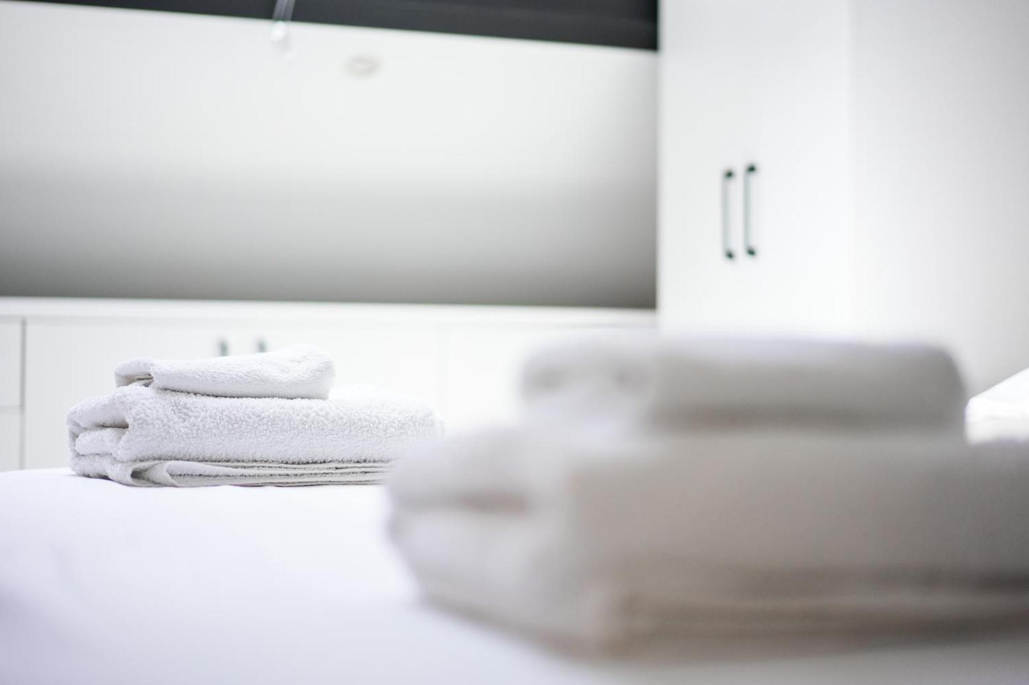 City Center Hideout - Studio Apartment Тирана Экстерьер фото