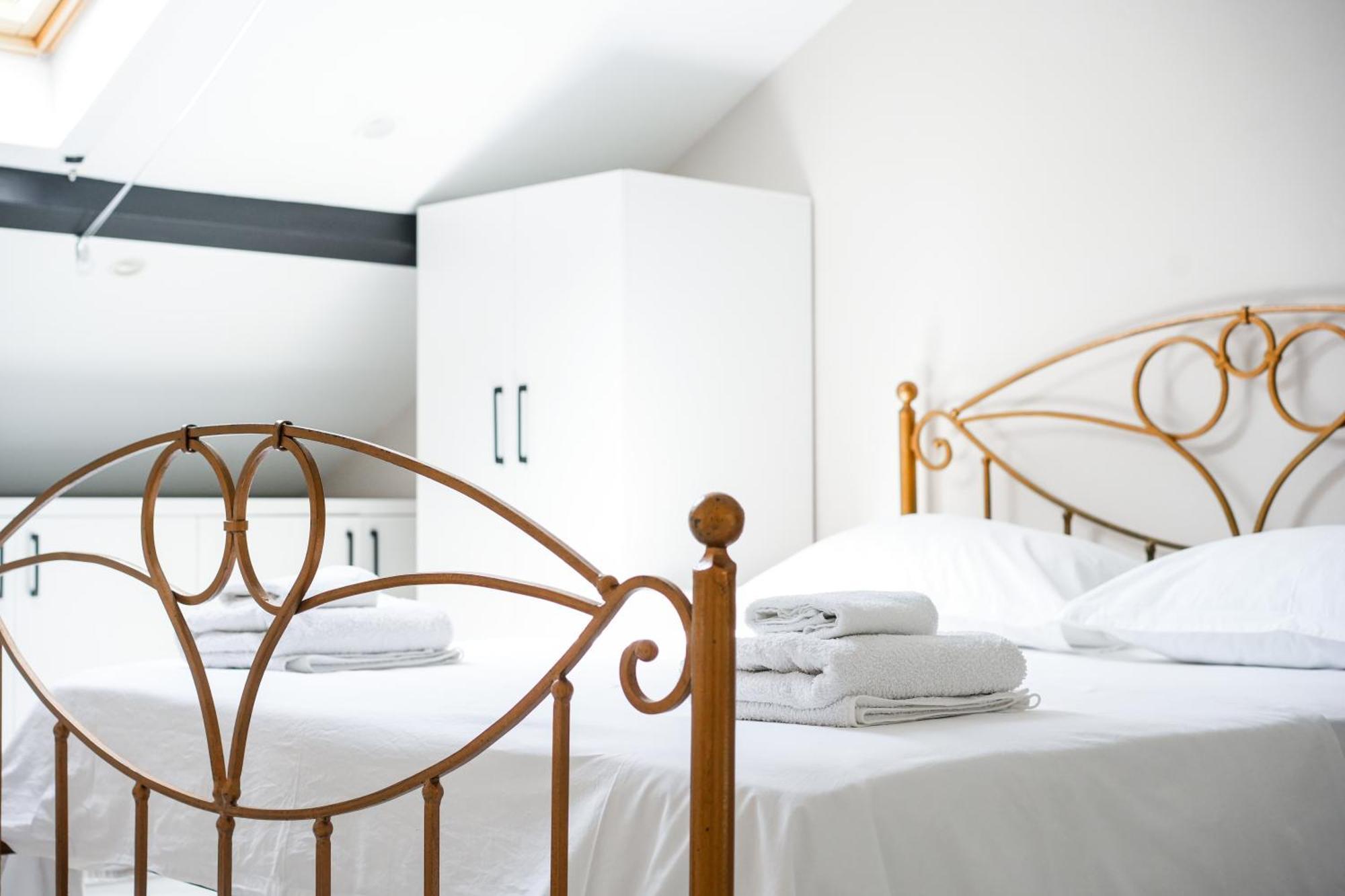 City Center Hideout - Studio Apartment Тирана Экстерьер фото