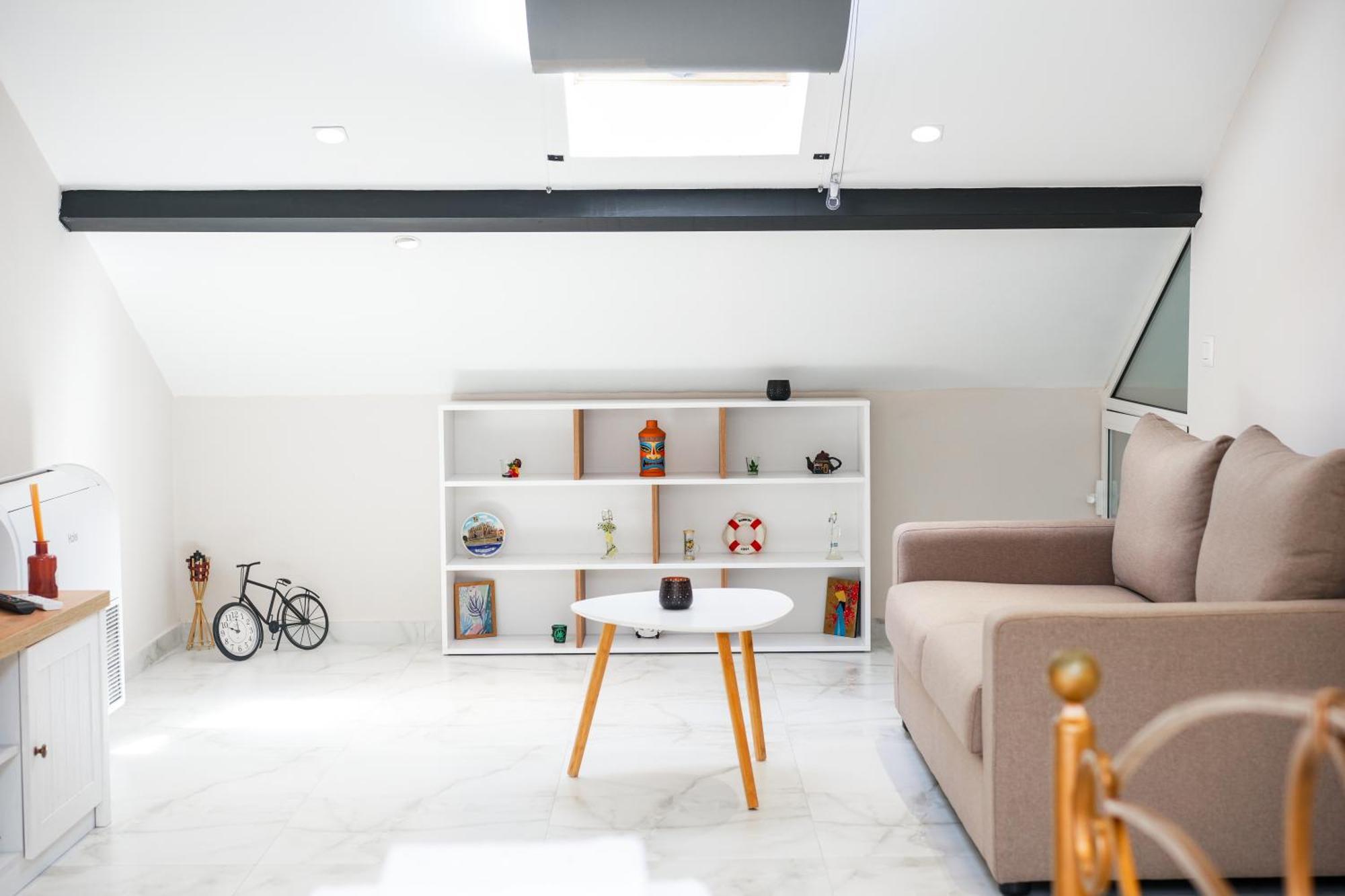 City Center Hideout - Studio Apartment Тирана Экстерьер фото
