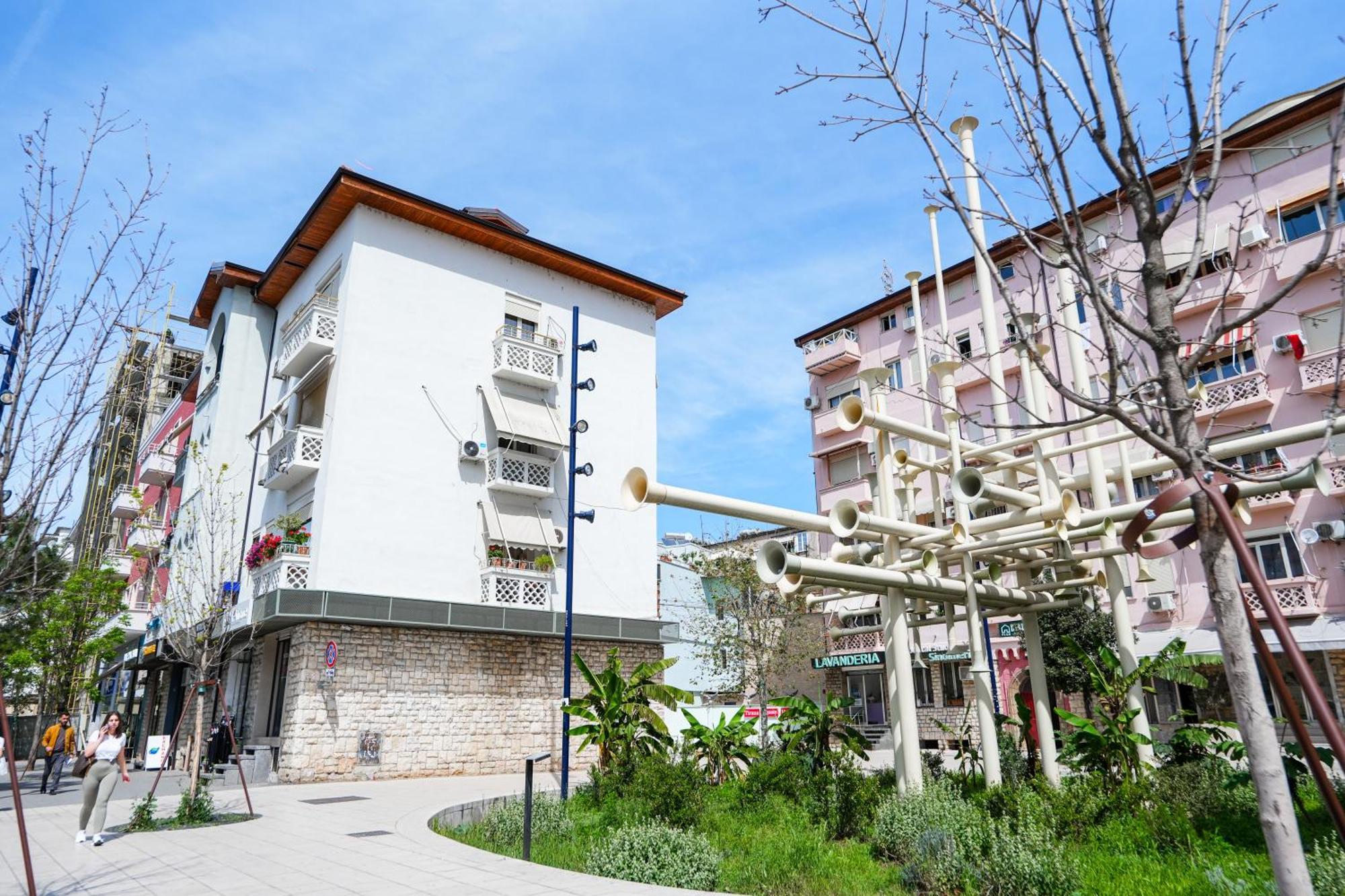 City Center Hideout - Studio Apartment Тирана Экстерьер фото